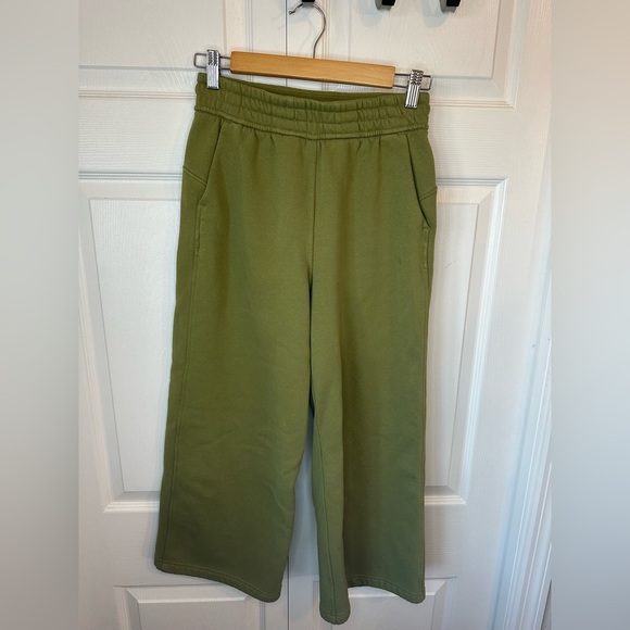 Lululemon Loungeful High-Rise Wide Leg Crop Bronze Green Sz.4 23” inseam - Picture 10 of 10